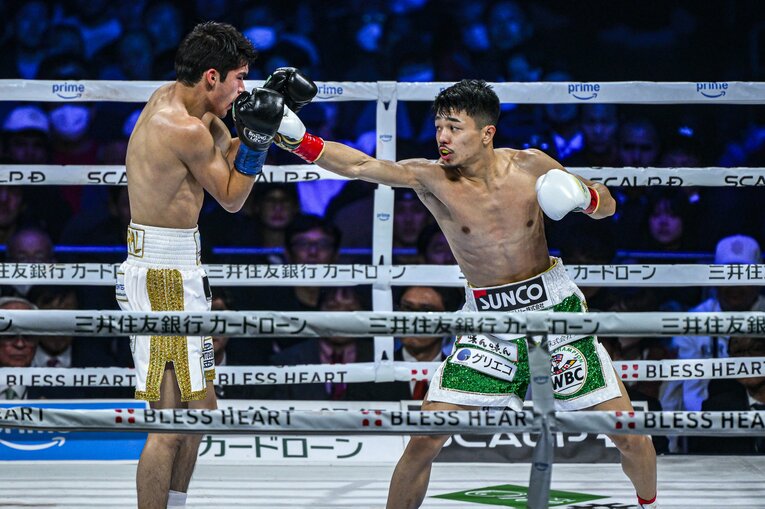 中谷潤人vs.ダビド・クエジャル。2月24日、有明アリーナ　©Takuya Sugiyama