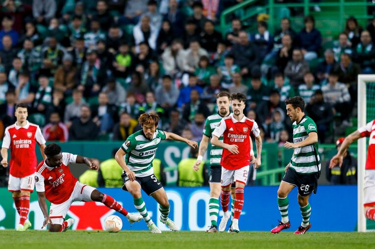 「モリタ、モリタ」とポルトガル地元カメラマン称賛…冨安健洋vs守田英正が「試合後にユニ交換」“EL日本人対決”を撮った(54)