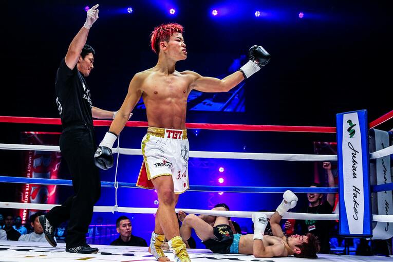 1ラウンドわずか58秒、見事プロデビュー戦をKO勝利で飾った　©Susumu Nagao