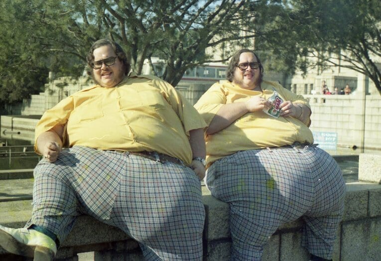 マクガイヤー兄弟（ベニー＆ビリー）。”双子のおデブちゃん兄弟”の必殺技は「プレス攻撃」　©Takeshi Yamauchi