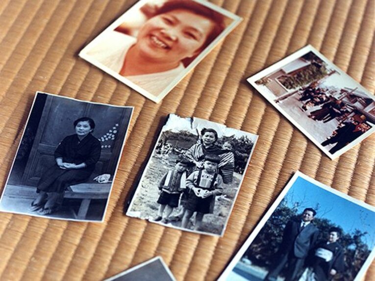 ご親族が保存していたキミ子さんの写真。蔦監督とのツーショットも。