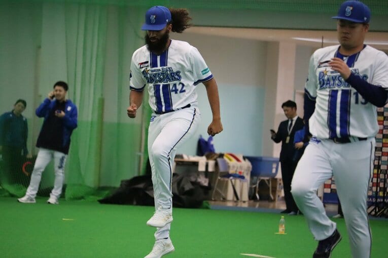 ジャクソンと伊勢 ©Kou Hiroo