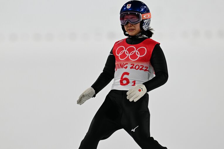 北京五輪混合ジャンプ2本目後の高梨沙羅　©Naoya Sanuki/JMPA