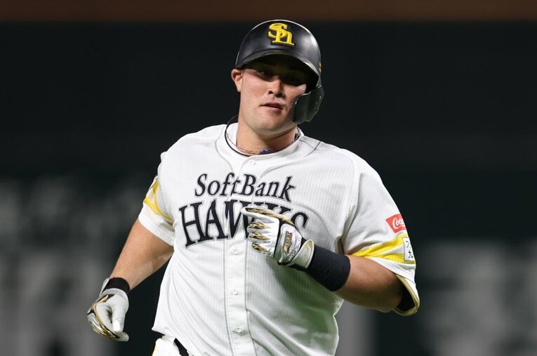 プロ8年目で初の開幕スタメン入りも無念の二軍落ちとなったリチャード25歳 ／ photograph by JIJI PRESS