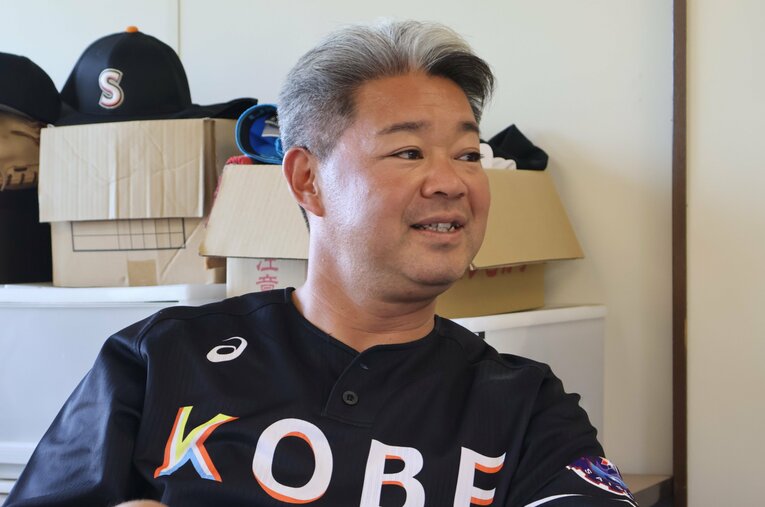 昨年から彩星工科高を率いる平田徹監督。横浜高監督時代は4度の甲子園出場経験がある ／ photograph by Fumi Sawai