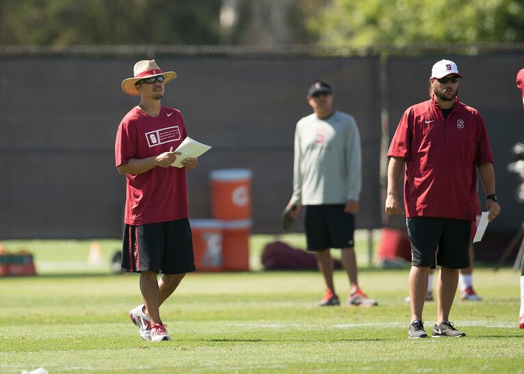スタンフォード大のアメリカンフットボール部でコーチを17年務める河田さん　©Tsuyoshi Kawata
