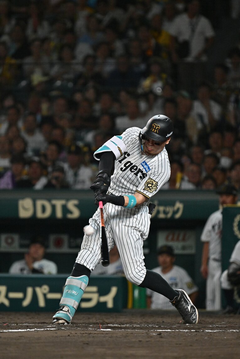 【サトテルの本塁打…TVに映らないセレブレーション】©Hideki Sugiyama