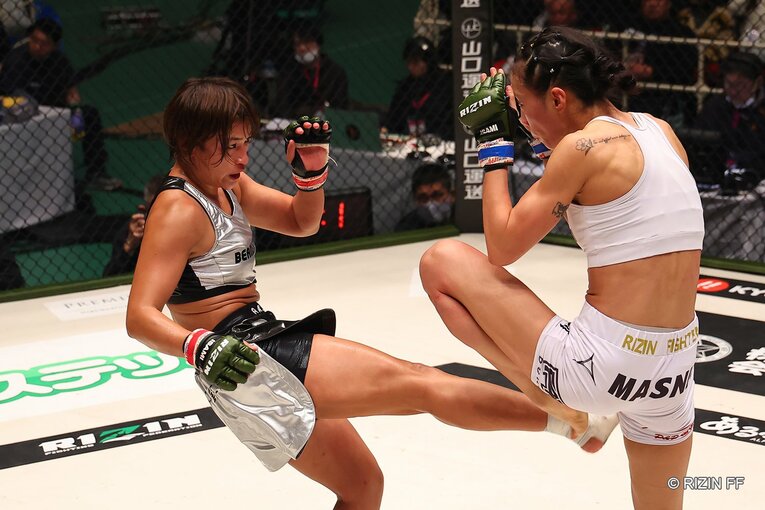 RENAvsシン・ユリ　©RIZIN FF