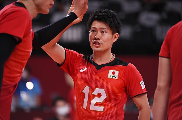 華麗なパスワークや効果的なサーブなど、29年ぶりとなる五輪ベスト8入りを支えたセッター関田誠大。海外移籍を決断し、さらなる成長を誓った ／ photograph by Itaru Chiba