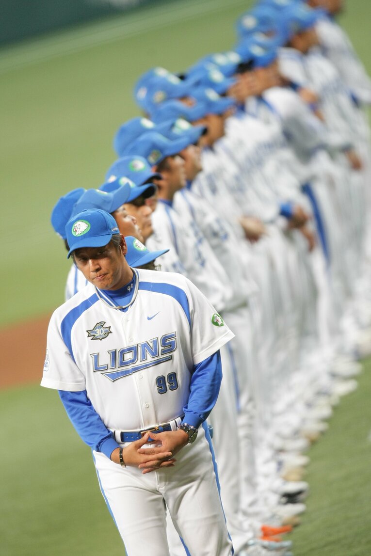 2008年、監督として優勝を飾った渡辺久信　©BUNGEISHUNJU