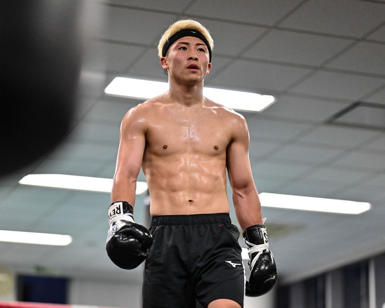 ドネア戦に向けて、ジムワークで汗を流す井上尚弥　©Hiroaki Finito Yamaguchi/AFLO