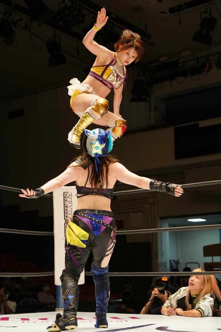 高所恐怖症を克服し、トップロープから飛ぶ月山和香