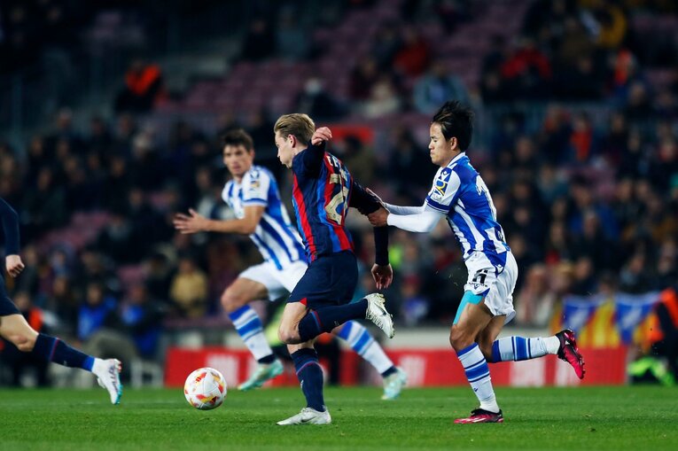 「クボのことは知ってるよ」バルササポに久保建英が笑顔で… 放送なしが惜しい「名手ブスケッツが声を荒げた」鮮烈プレー〈現地撮影〉(65)