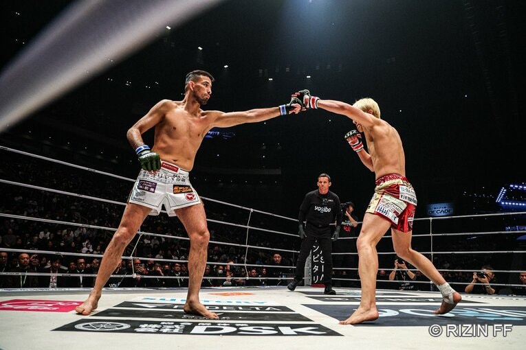 鈴木千裕vs.クレベル・コイケ　©RIZIN FF