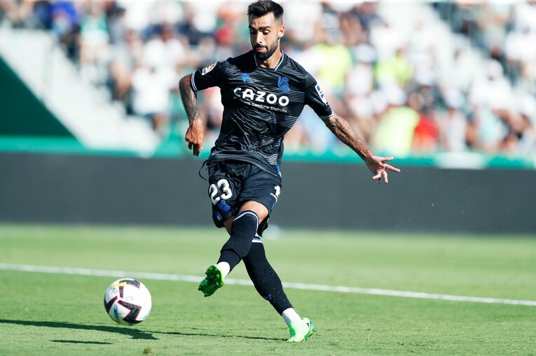 「久保建英が信頼され始めた」証拠かも…ソシエダサポの「Take,Take」に日本人カメラマンが感じた“海外組あるある”とは(14)