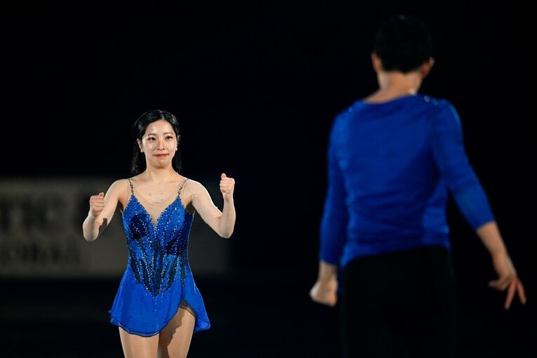 NHK杯のエキシビション、一旦演技を終えてガッツポーズを見せる三浦　©Asami Enomoto