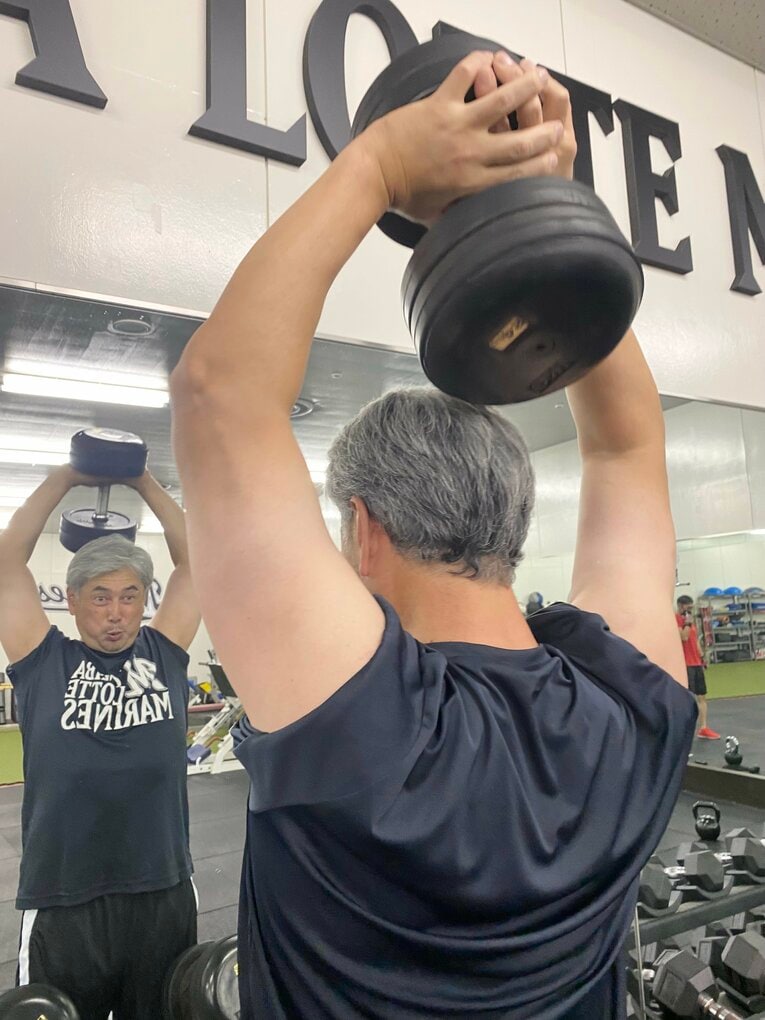 吉井監督の筋トレシーン（2023年）　©︎Chiba Lotte Marines