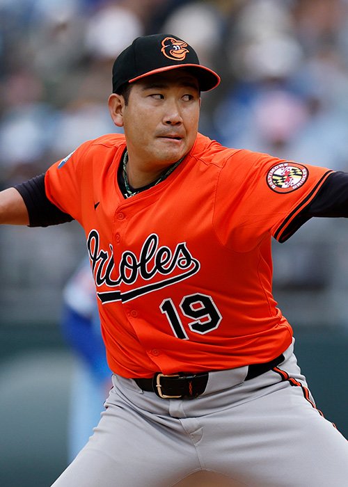 4月5日は5回1/3を1失点に抑え初勝利。試合後は仲間からビールかけで祝福された