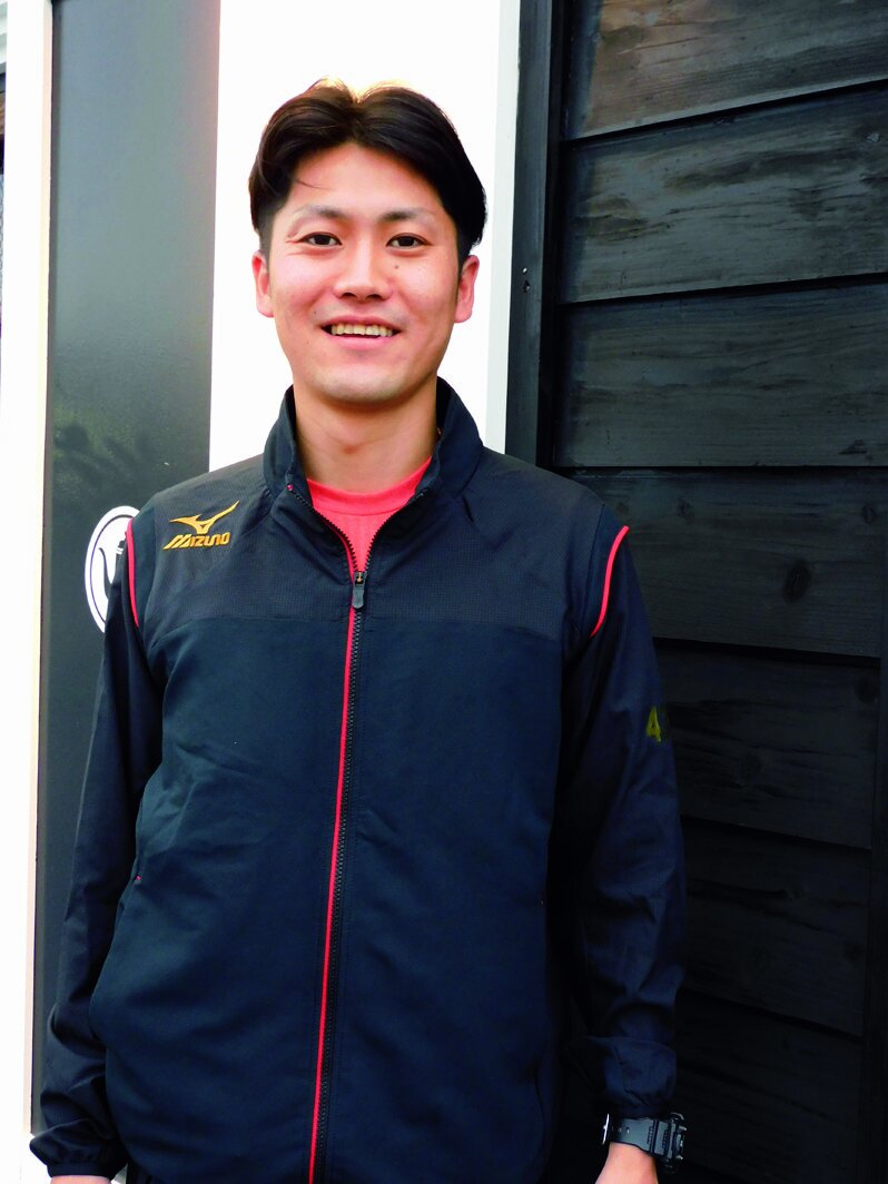 山本が都城高校時代の元監督の石原太一は今、会社員の傍ら野球教室で指導している　©︎Haruka Sato