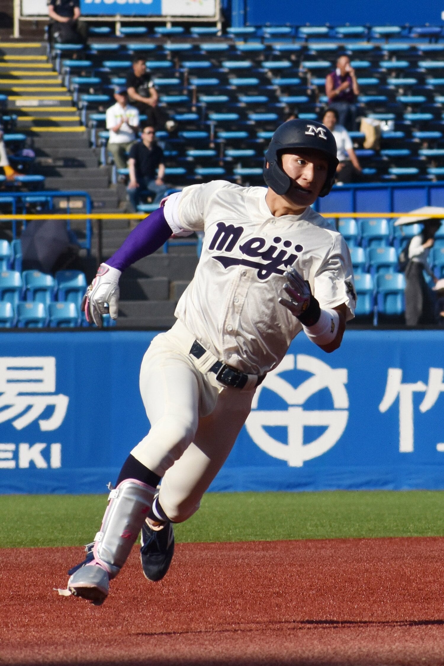 驚異的な足の速さに武田氏も期待を寄せる明大・岡田啓吾　©JIJI PRESS