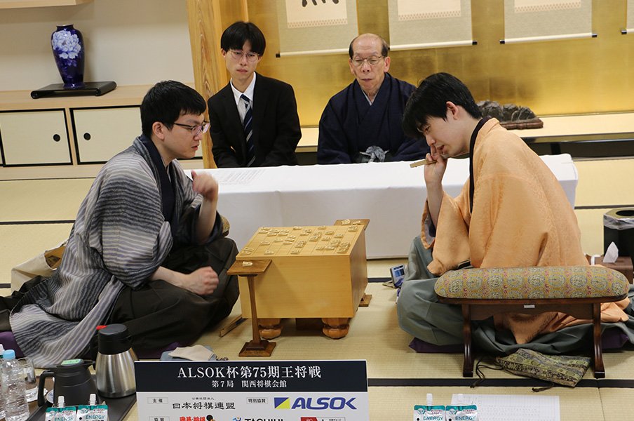 藤井聡太“不調だった説”「ほとんどの人はAIの評価値しか…」永瀬拓矢がズバリ語る一方で「能力の持ち腐れですよ、持ち腐れ」にじむ王将戦の無念＜Number Web＞ photograph by Shintaro Okawa