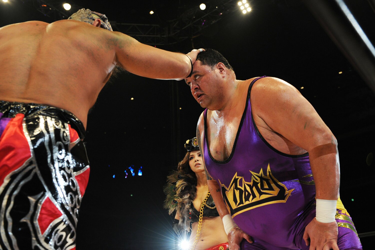 モンスター・ボノに別れを告げるグレート・ムタ　©Essei Hara