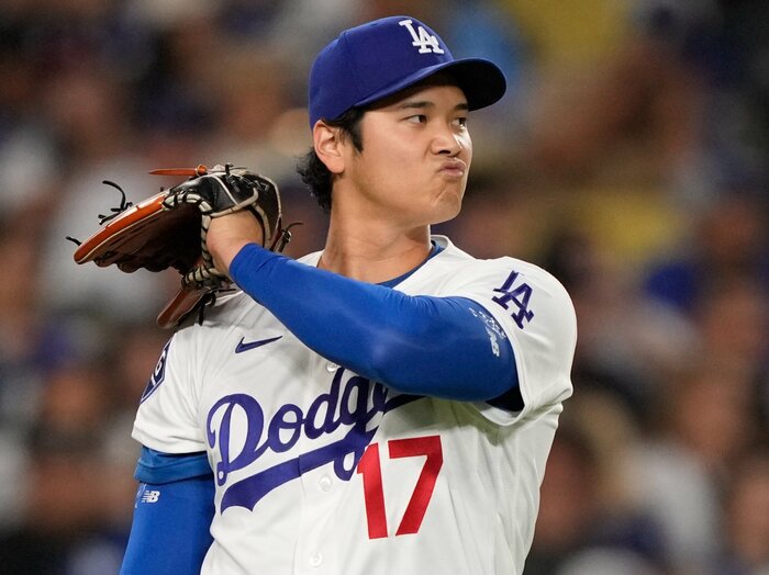 打撃不振→12戦ぶり本塁打の大谷翔平…「カーショウ以来の大快挙」MVPとサイ・ヤング賞“W受賞への最難関”は防御率0点台よりも規定投球回数では＜Number Web＞ photograph by AP/AFLO
