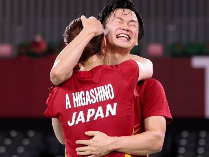 “組んだ瞬間から息ぴったり”渡辺勇大・東野有紗はなぜ3年前から急成長できたのか「勇大君はこんなことを思っていたのかと…」《混合ダブルス銅》＜Number Web＞ photograph by Getty Images