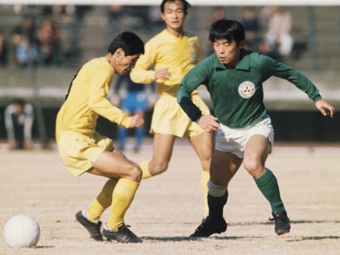 60年前に100mを11秒で…“伝説のウイング”杉山隆一81歳の豪快人生「三笘薫は昔の私にそっくり」「酔っ払って小松政夫とケンカを…」<Number Web> photograph by AFLO