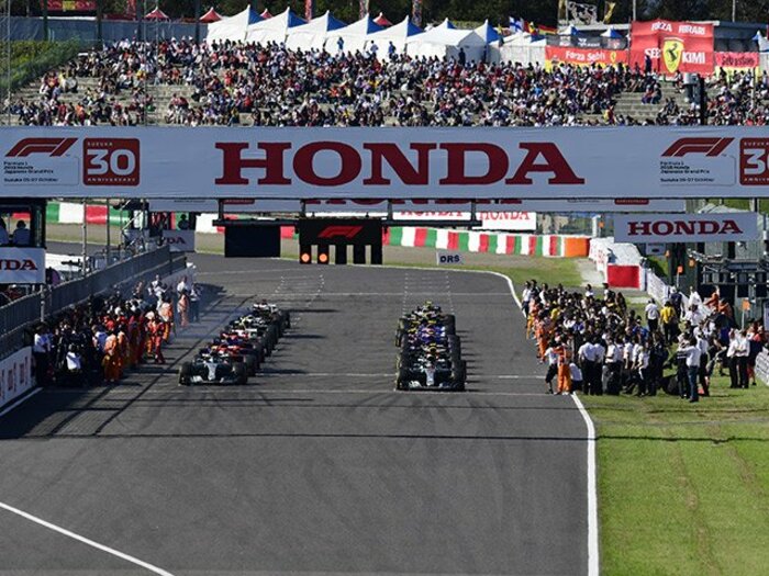 30回目の鈴鹿はひと味違った!今年のF1日本GPは観客増、若者増。<Number Web> photograph by Hiroshi Kaneko