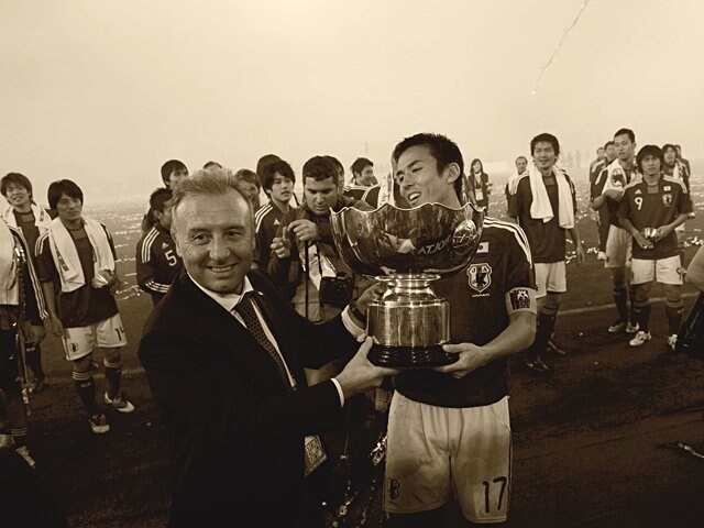 岡崎慎司が語る2011年大会］熱い刺激が僕らを変えた - サッカー日本