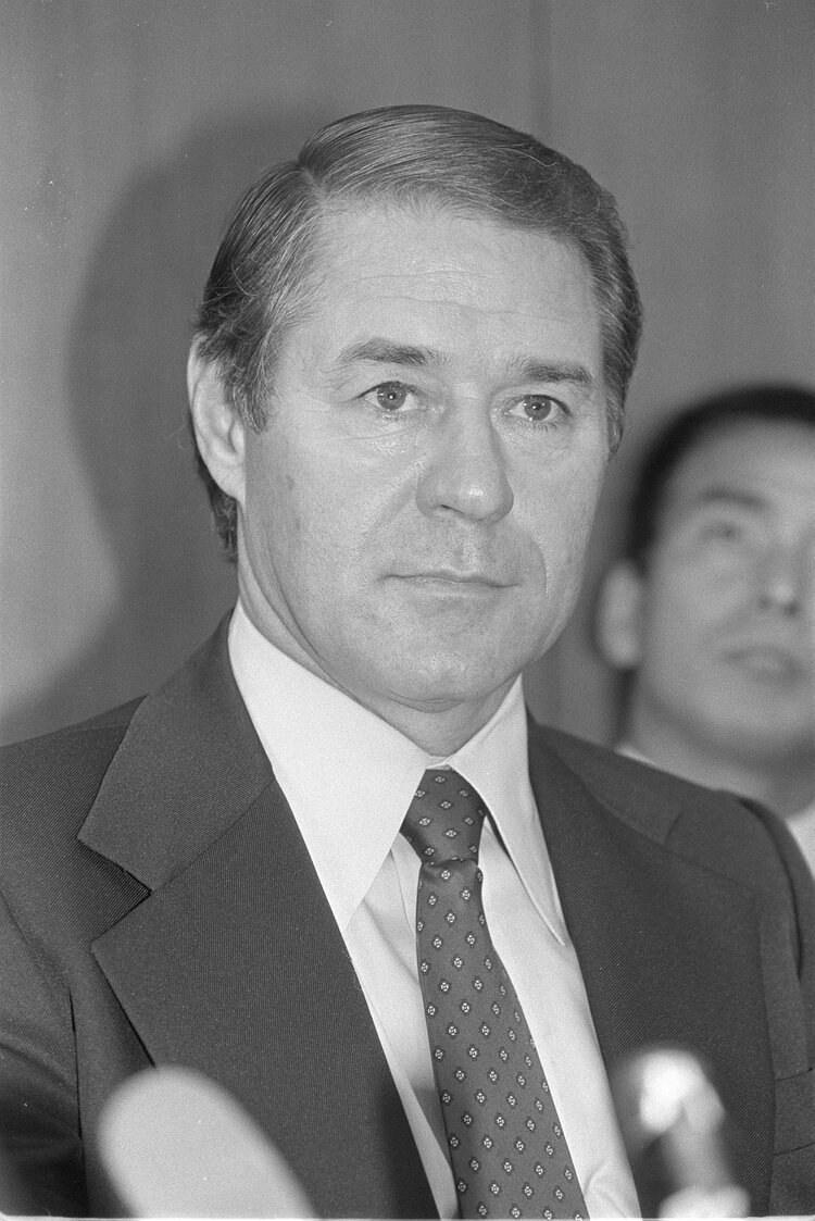 なぜルーキー岡田彰布を使わないんだ」球団社長が介入…“阪神タイガース