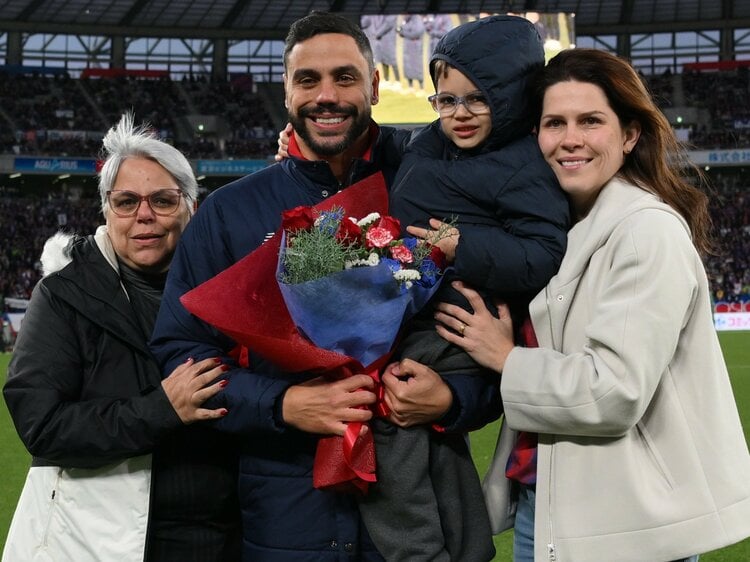 34歳電撃引退の真相》「高齢の両親、家族と過ごしたくて…」「FC東京