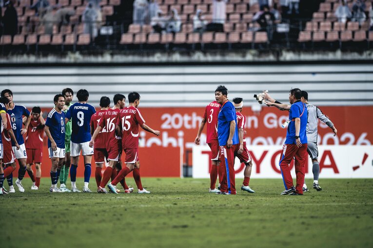 アジア大会サッカー準々決勝・試合後に北朝鮮の選手たちは整列・握手をすることはなかった（全4枚の2枚目）©️Kiichi Matsumoto