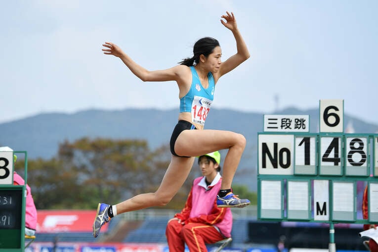 クリア夫人の筑波大学時代。三段跳びで陸上日本選手権にも出場　©AFLO