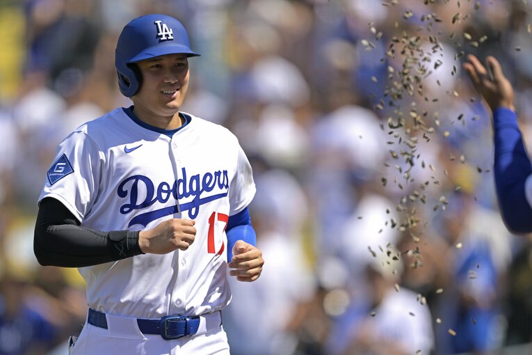 本塁打後のヒマワリの種セレブレーション直前、ちょっと珍しい表情　©Getty Images