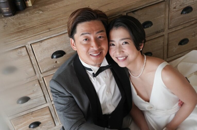 今季から投手コーチを務める美馬学とアンナ夫人のウェディングフォト。結婚生活は今年で13年目を迎えた ／ photograph by Anna Mima（本人提供）