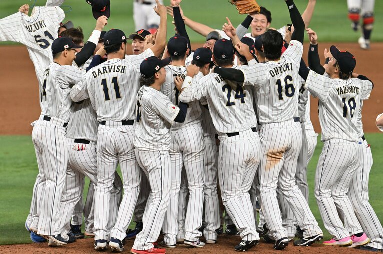WBC決勝で米国を下し、マウンドに歓喜の輪ができた　©Naoya Sanuki