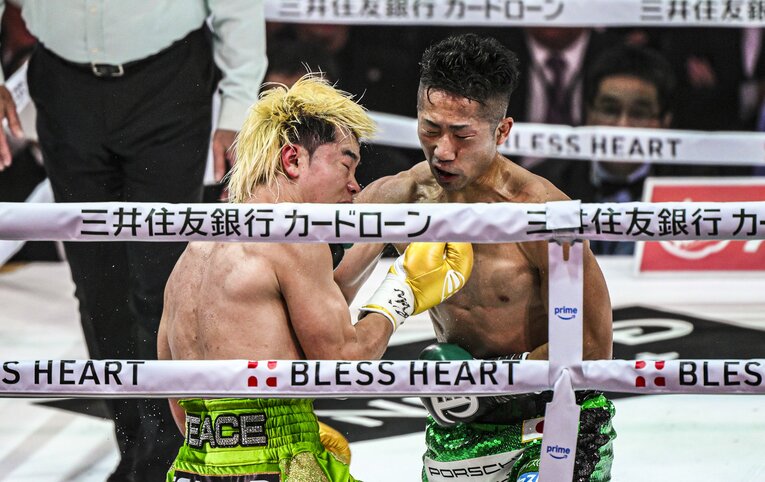 相打ちのシーン　©Takuya Sugiyama