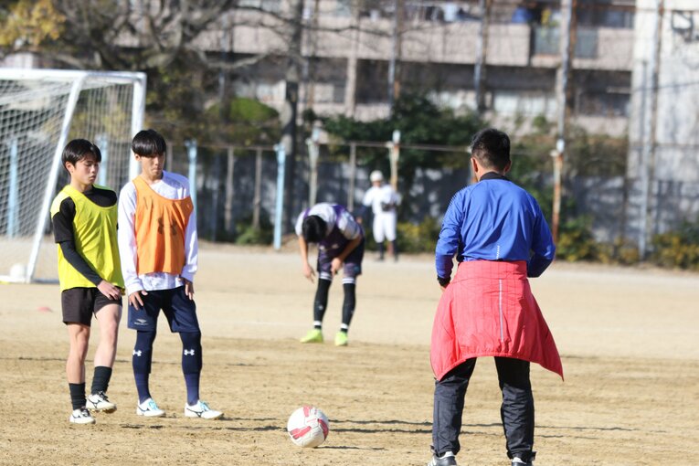 徳島商業高校サッカー部の練習風景（2021年11月撮影）　©︎Takahito Ando