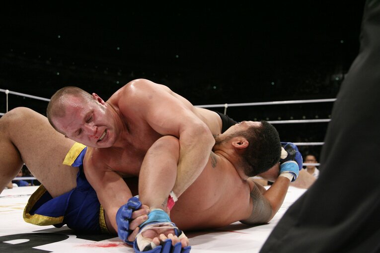 フィニッシュとなったヒョードルのチキンウィング・アームロック　©Toshiya Kondo