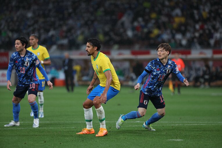 ともに代表に選出される選手となった南野（左）と古橋　Shinya Mano／JMPA