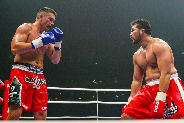 2002年12月、グランプリ準々決勝でレイ・セフォーと対戦　©Susumu Nagao