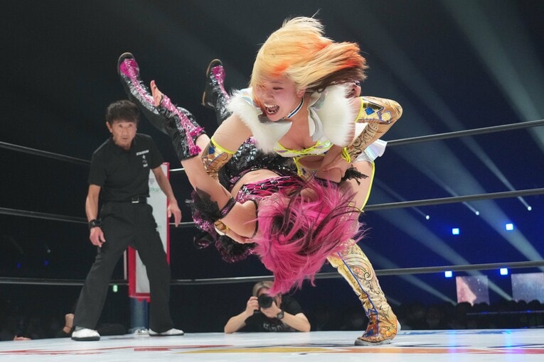 吏南を投げる羽南　©Essei Hara