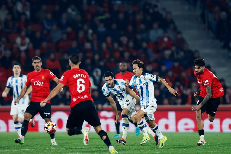 メリノらとの中盤での連動　©Daisuke Nakashima