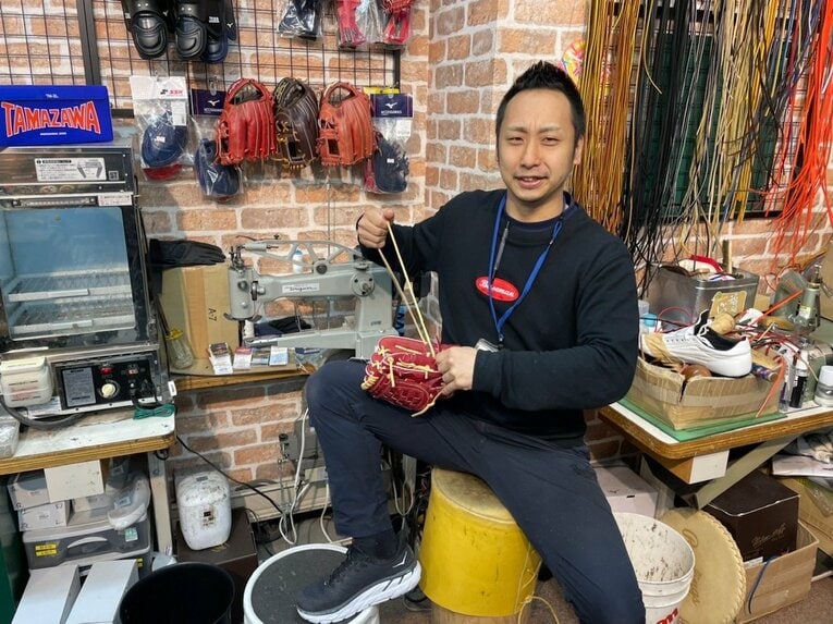 高校野球のピッチャーグラブは依然として、単色でなければ使用不可の理由に星さんも「なぜなのか理由はわからない」と頭をかしげた