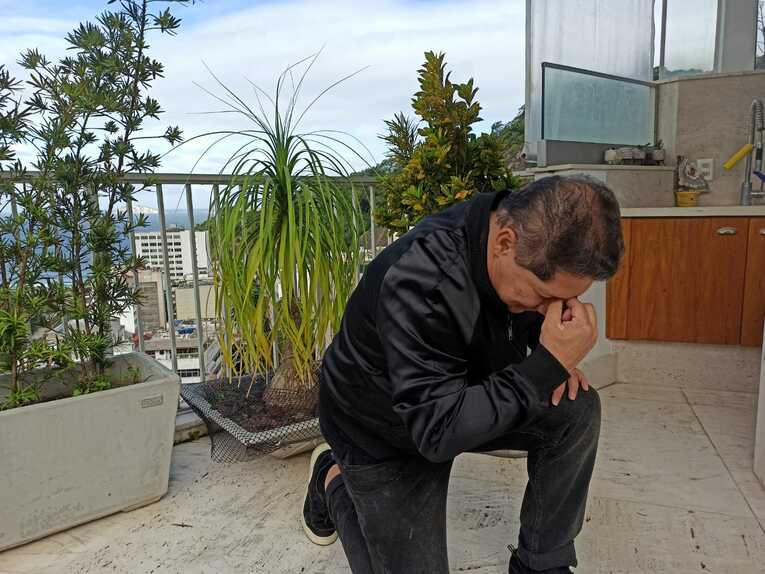 ビスマルク53歳のお祈りポーズを全方位から見る（全5枚／1枚目）　©Hiroaki Sawada