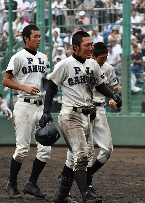 2016年の大阪大会で敗れて涙するPL学園62期生