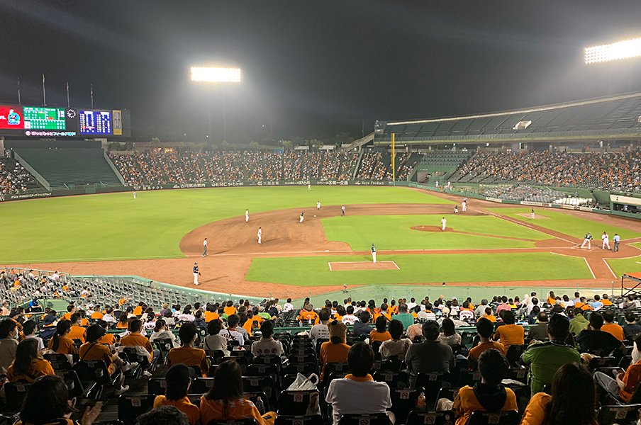 神戸で思い出した野球観戦の快楽 野球場は狂おしい程に自由なのだ プロ野球 Number Web ナンバー