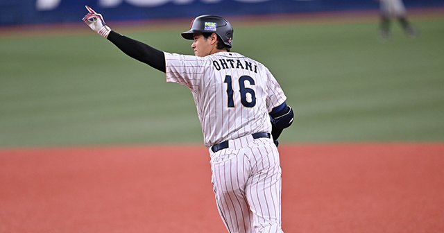 大谷翔平が「芯に当てれば勝手にボールが飛ぶ」と語った日…「#大谷バケモン」なパワーワード〈片ひざ片手＋バット折れてもホームラン連発〉（2／3） -  侍ジャパン | プロ野球 - Number Web - ナンバー